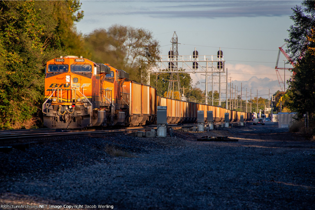 BNSF 5945